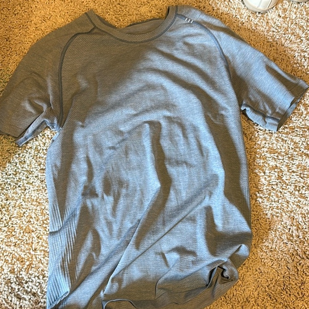 Men's Gray Shirt